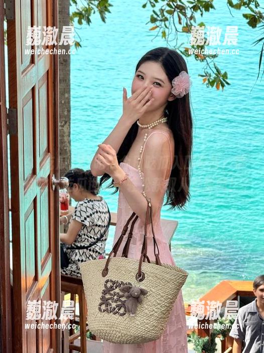 91吃瓜今日吃瓜入口导航，带你进入吃瓜世界，轻松获取八卦新闻！