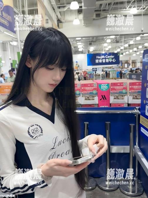 下载91吃瓜中心，畅游吃瓜线路，跟上最新潮流和八卦！