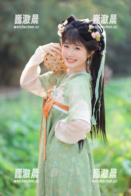 了解明星动态，赶快下载fuli18.lv，轻松享受吃瓜生活！