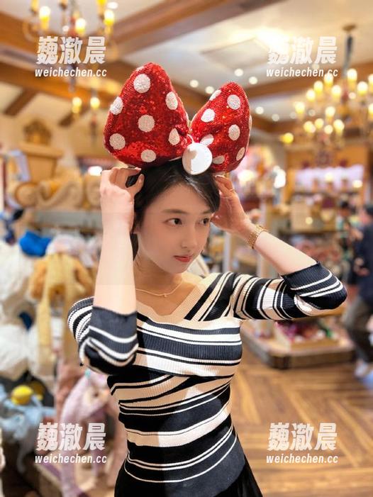 登录hlw传送门，轻松获取最热吃瓜新闻和评论！