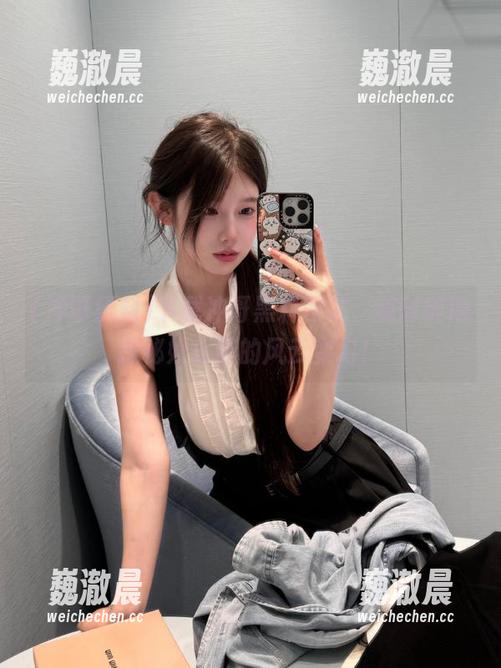 下载冲哥黑料网站，随时随地探秘娱乐圈的风云变幻！