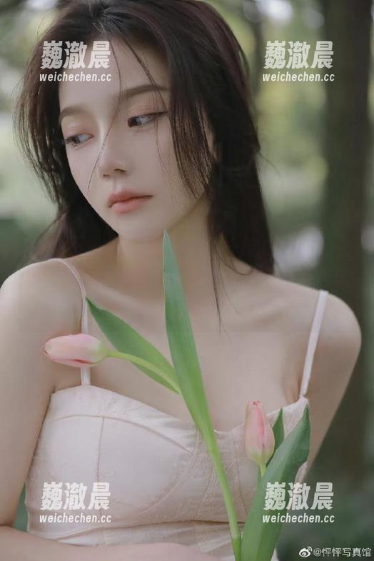 我爱五一吃瓜王app全新上线，收藏你的吃瓜回忆，动漫游戏风格任你畅享！