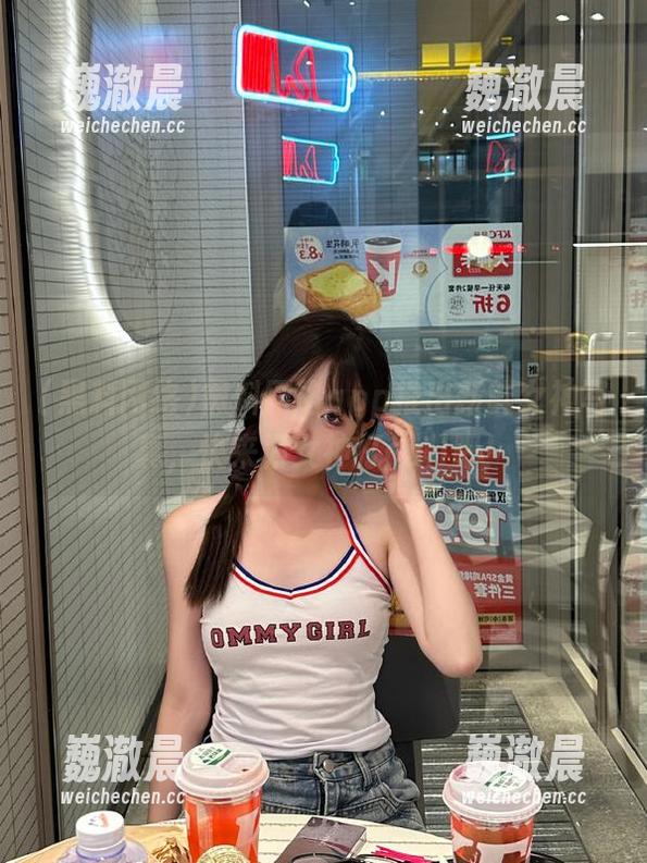 黑料网络app推出新鲜女神写真，快来为女神打call吧！