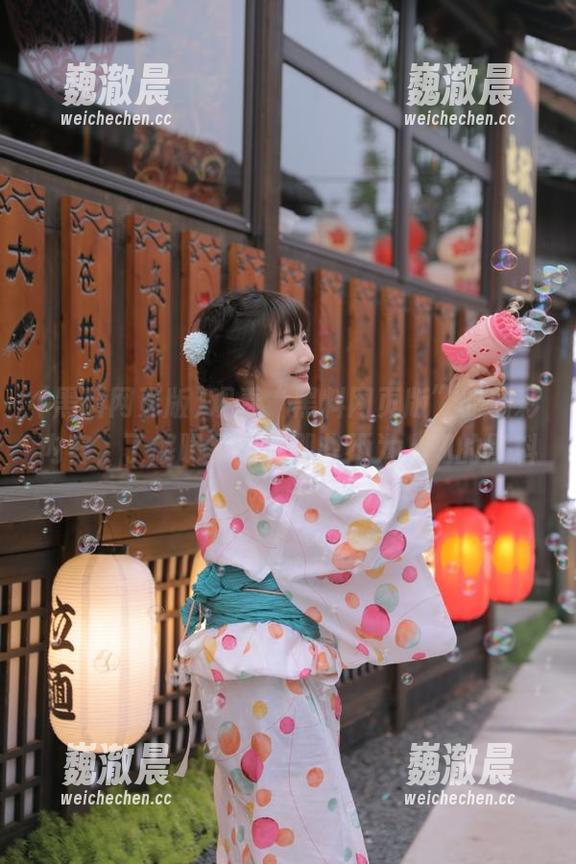 黑料网页版 观看“黑料网页版”的精彩内容,了解明星背后那些不为人知的黑料