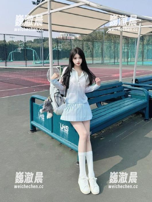 借助“黑料老司机”分享精彩黑料，和朋友一起探讨明星背后的故事