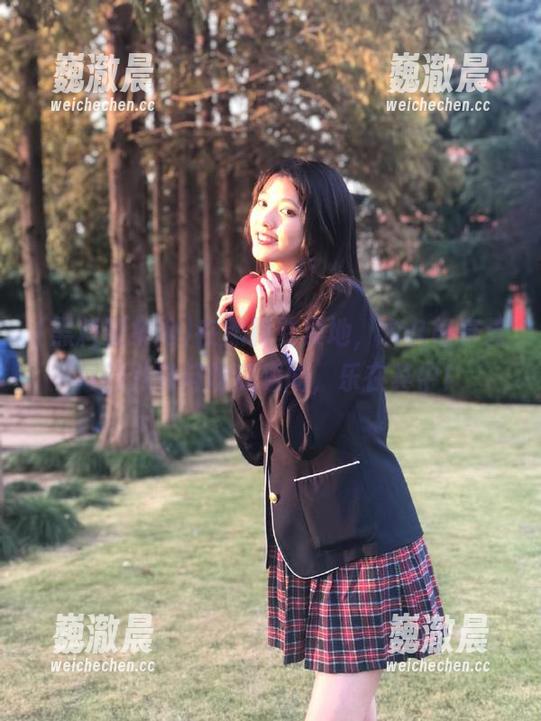 在黑料聚集地，永久畅享无尽的八卦与吃瓜趣闻，乐在其中！